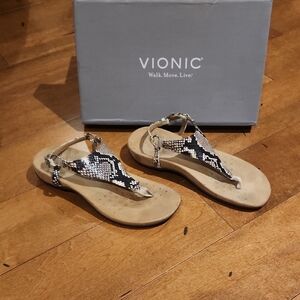 Vionic Kirra Tan and Black Sandals with Superior Arch Support